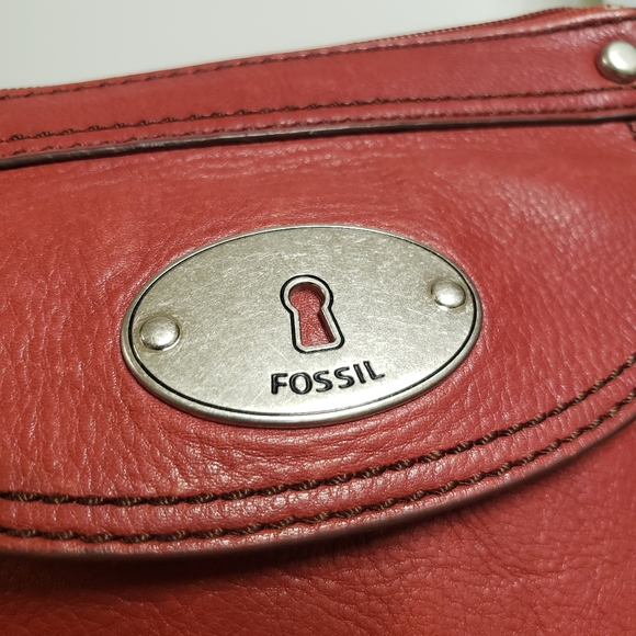 EUC Fossil Maddox Mini Red Pebbled Leather Crossbody - Picture 16 of 16